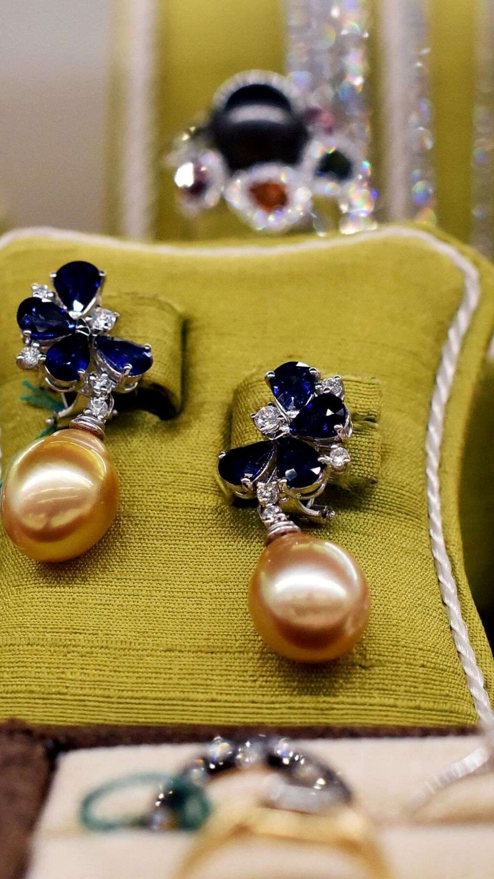 VO VINTAGE EXHIBITOR CATALOGUE